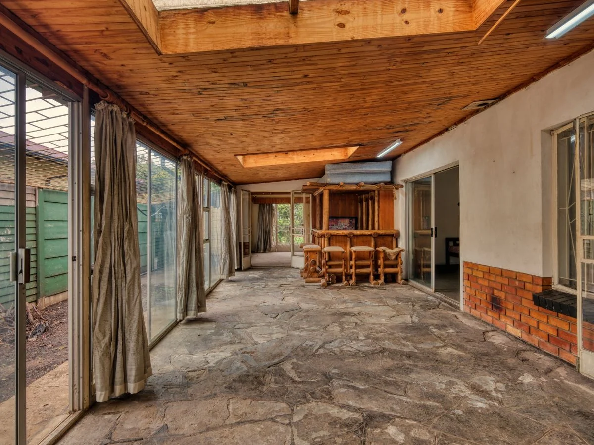 Affordable Sunroom Installation Service Surrey BC - residential sunroom or patio enclosure