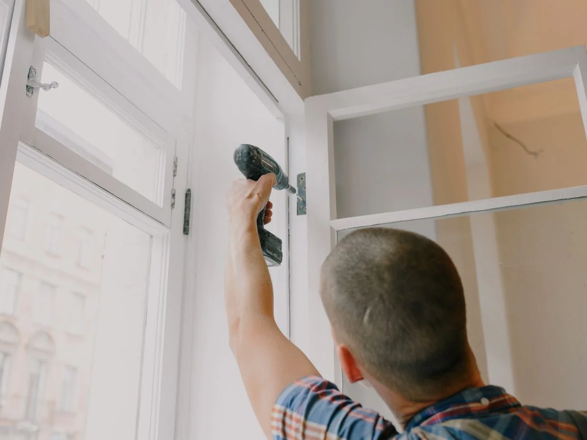 Custom Vinyl Window Installation Edmonton - professional window installation