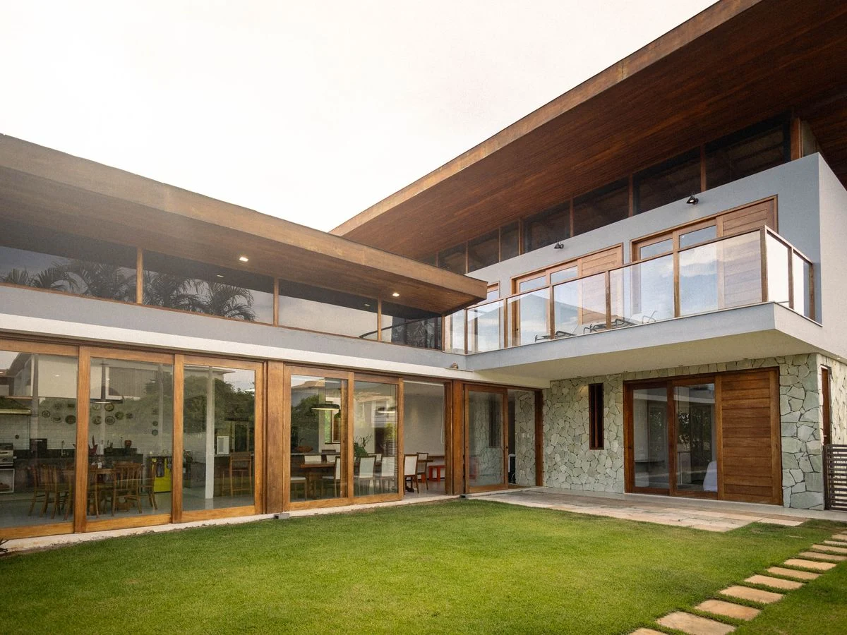 Trusted Window Replacement Contractors Surrey - residential window exterior
